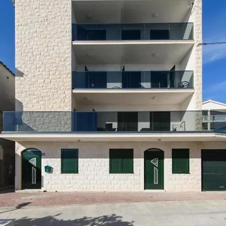 Appartement Milas With Pool *