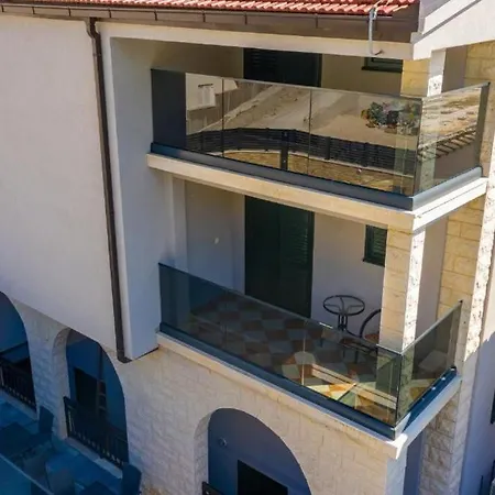 Apartment Milas With Pool