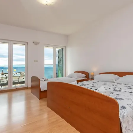 Appartement Milas With Pool Jesenice (Split-Dalmatia)