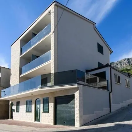 Appartement Milas With Pool *