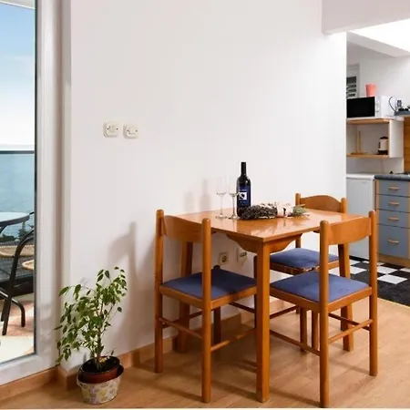 Milas With Pool Apartment Jesenice (Split-Dalmatia)