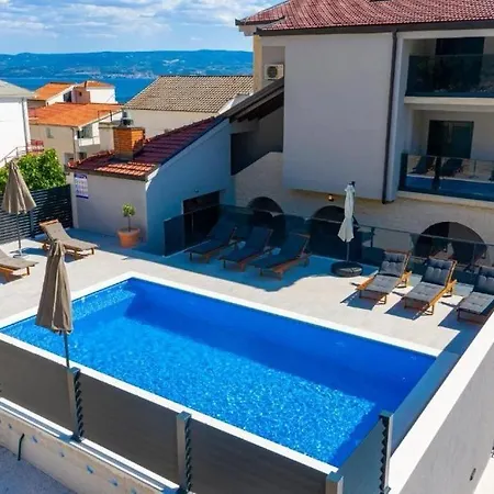 Milas With Pool Jesenice (Split-Dalmatia)