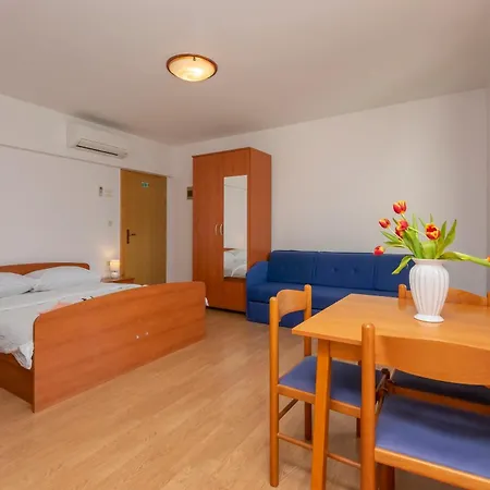 Appartement Milas With Pool *