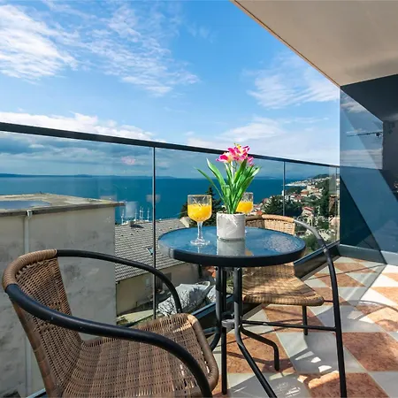 Appartement Milas With Pool Jesenice (Split-Dalmatia)