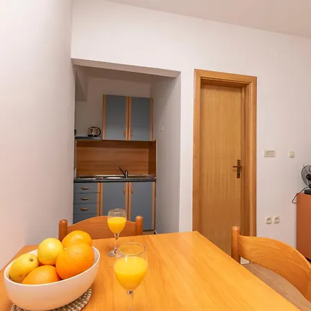 Milas With Pool Jesenice (Split-Dalmatia)