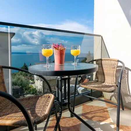 Appartement Milas With Pool Jesenice (Split-Dalmatia)