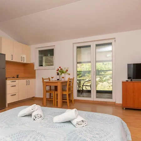 Appartement Milas With Pool
