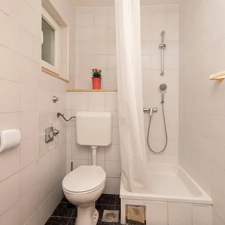 Milas With Pool Appartement Jesenice (Split-Dalmatia)