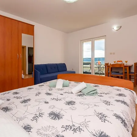 Appartement Milas With Pool