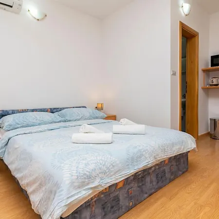 Appartement Milas With Pool *