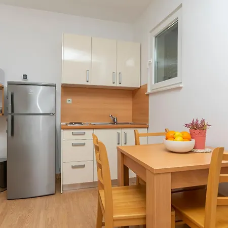 Appartement Milas With Pool
